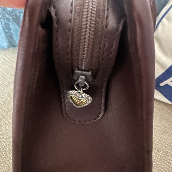 Elegant Brighton Brown Crocodile Embossed Leather Handbag - Picture 5 of 7